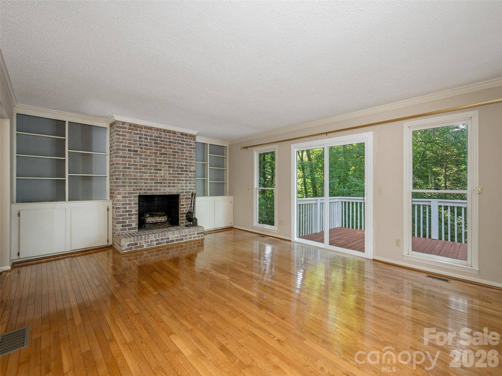 15 Glen Crest DR, Arden, NC 28704