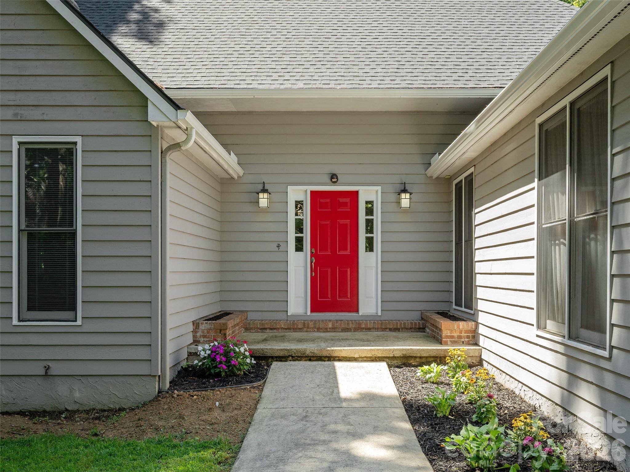 15 Glen Crest DR, Arden, NC 28704