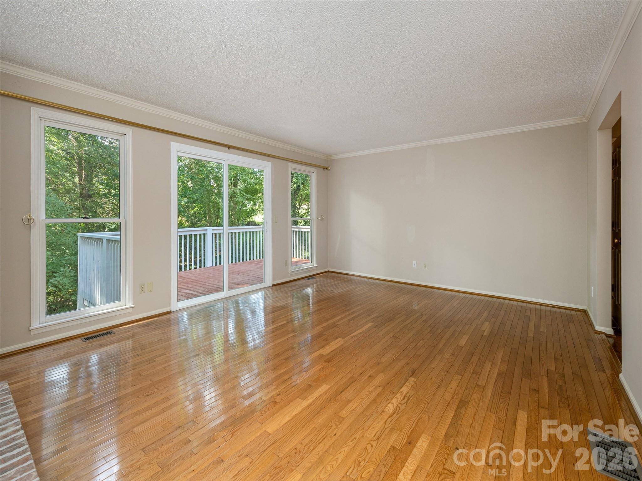 15 Glen Crest DR, Arden, NC 28704