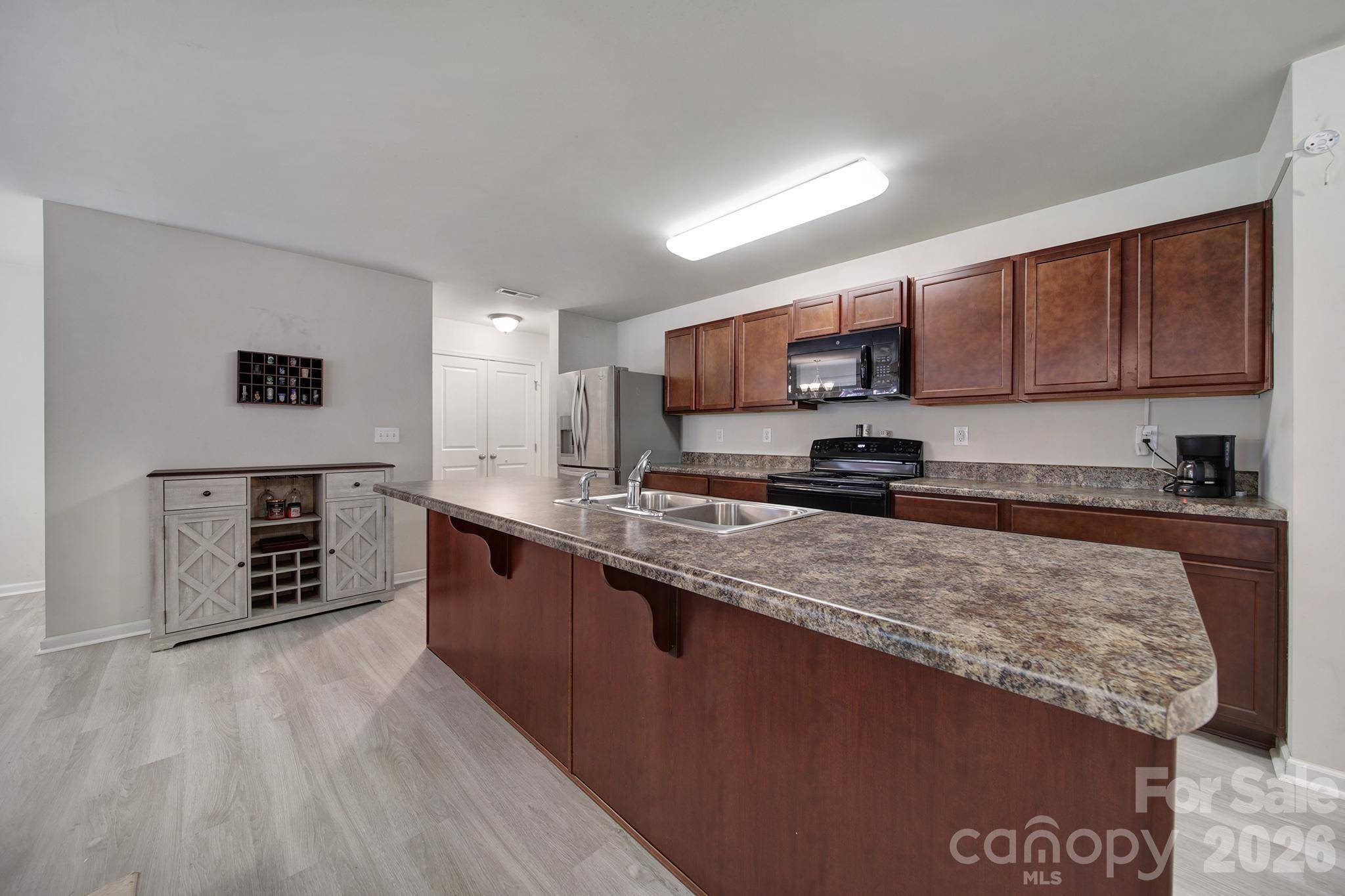1611 Hooper CT, Charlotte, NC 28212