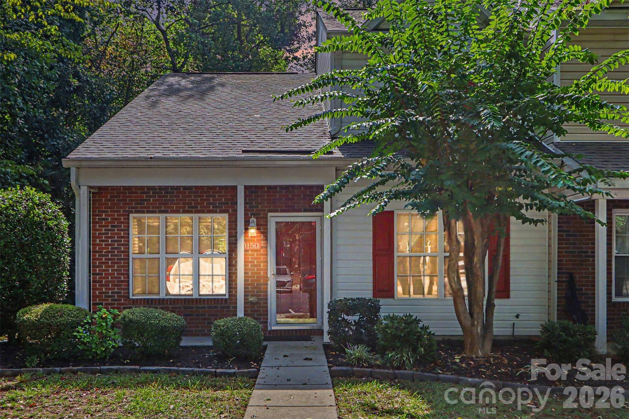 10150 Frosty LN, Charlotte, NC 28216