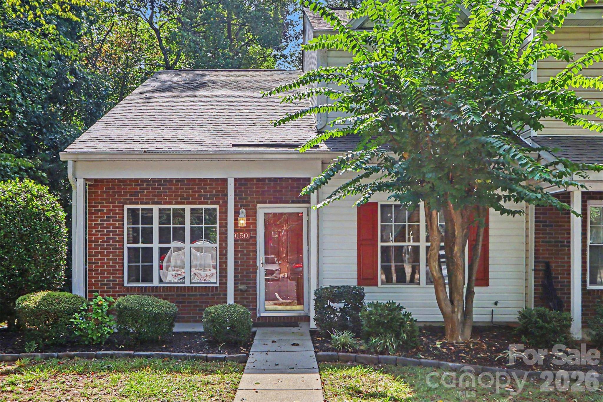 10150 Frosty LN, Charlotte, NC 28216