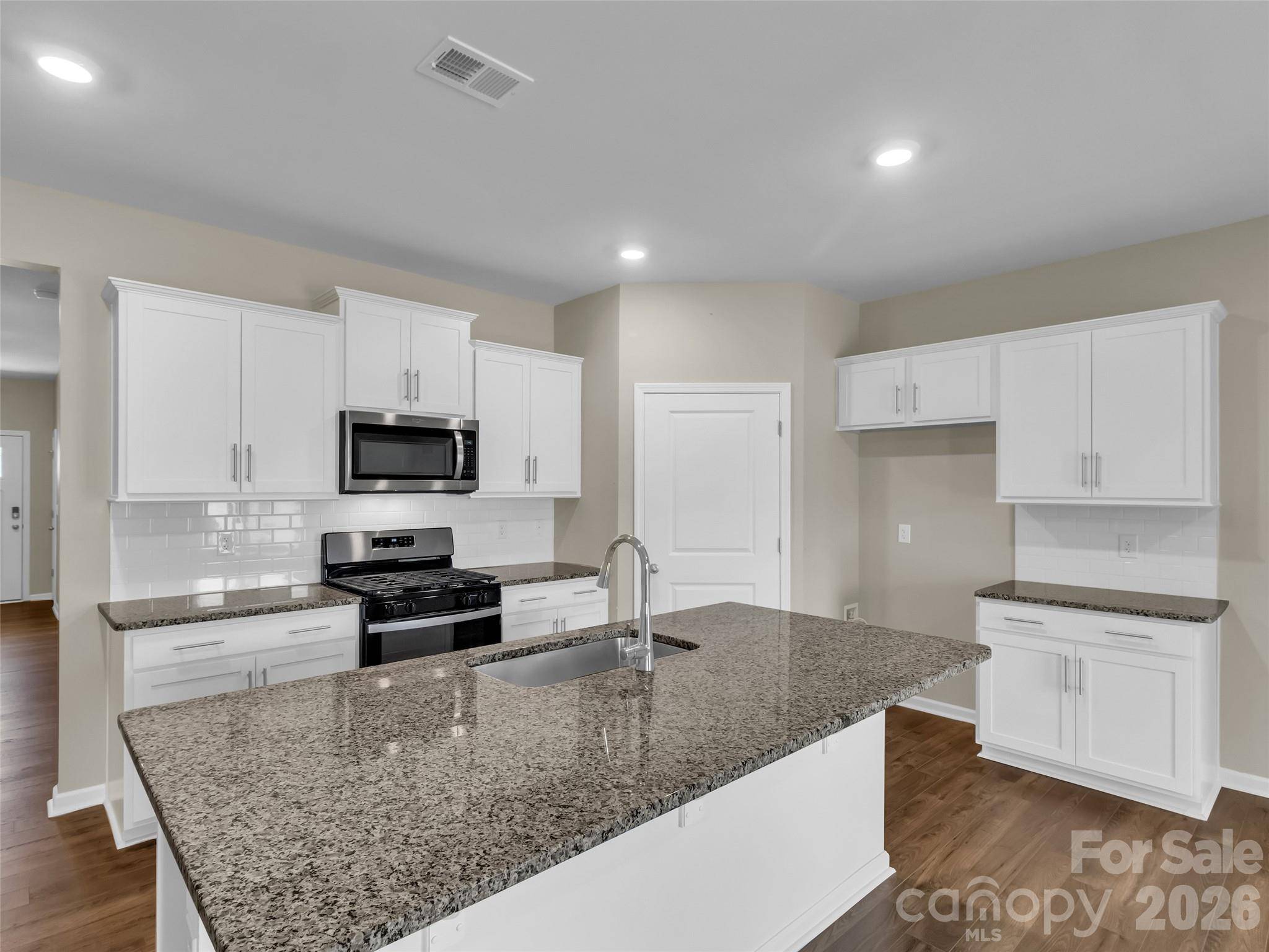 61 Woodvale DR, Waynesville, NC 28786