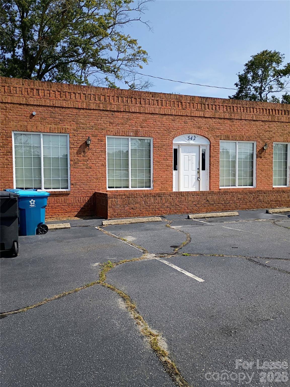 542 Oak ST, Forest City, NC 28043