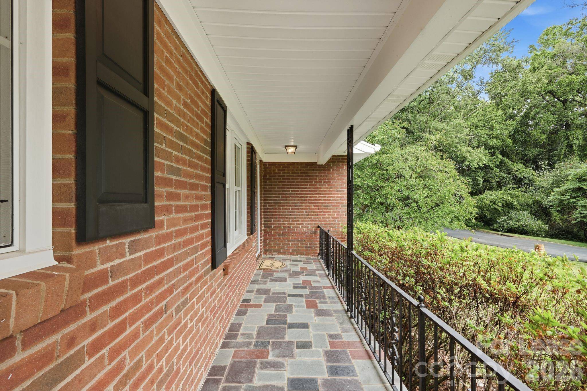 926 Shady Bluff DR, Charlotte, NC 28211