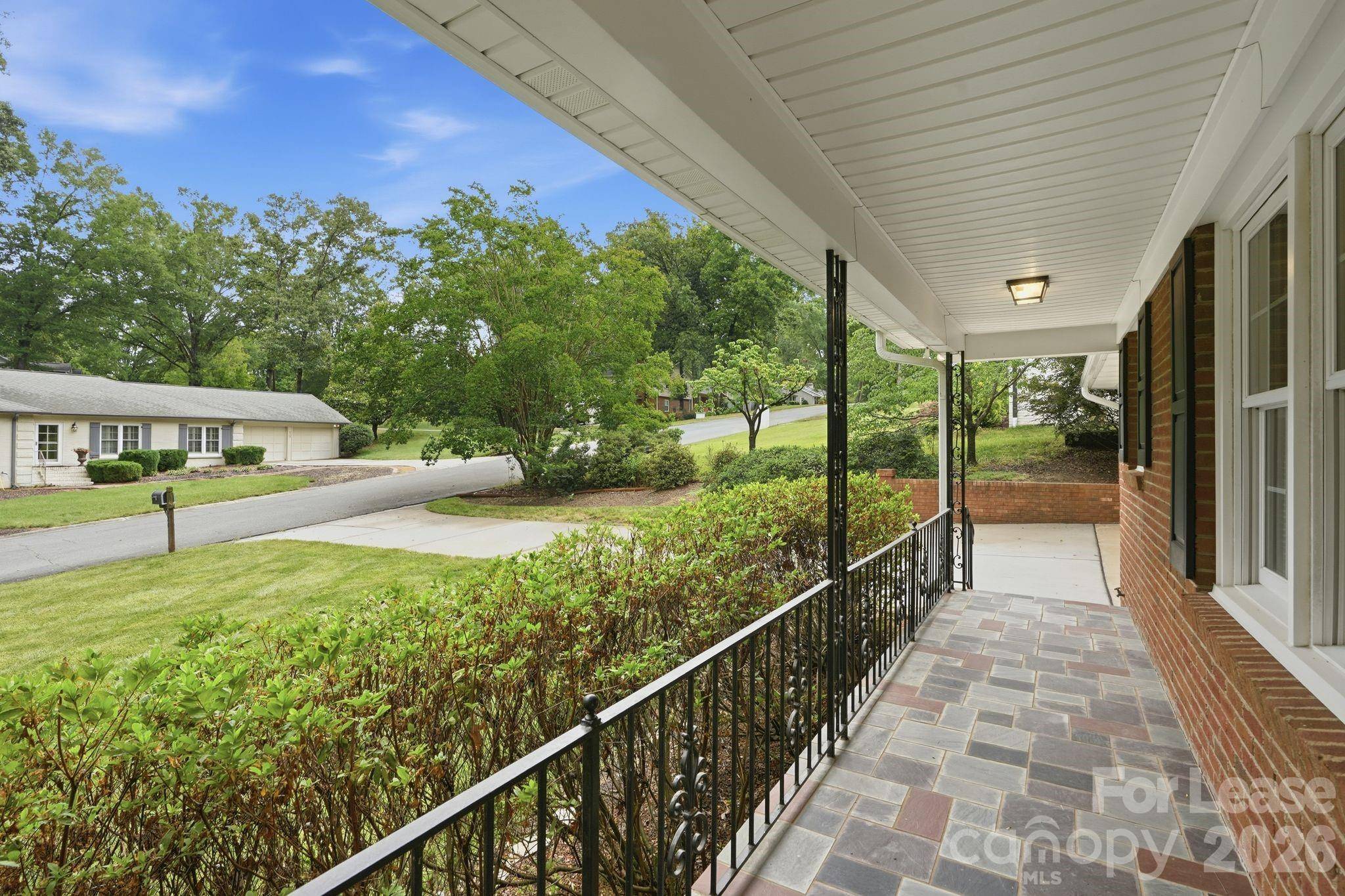 926 Shady Bluff DR, Charlotte, NC 28211