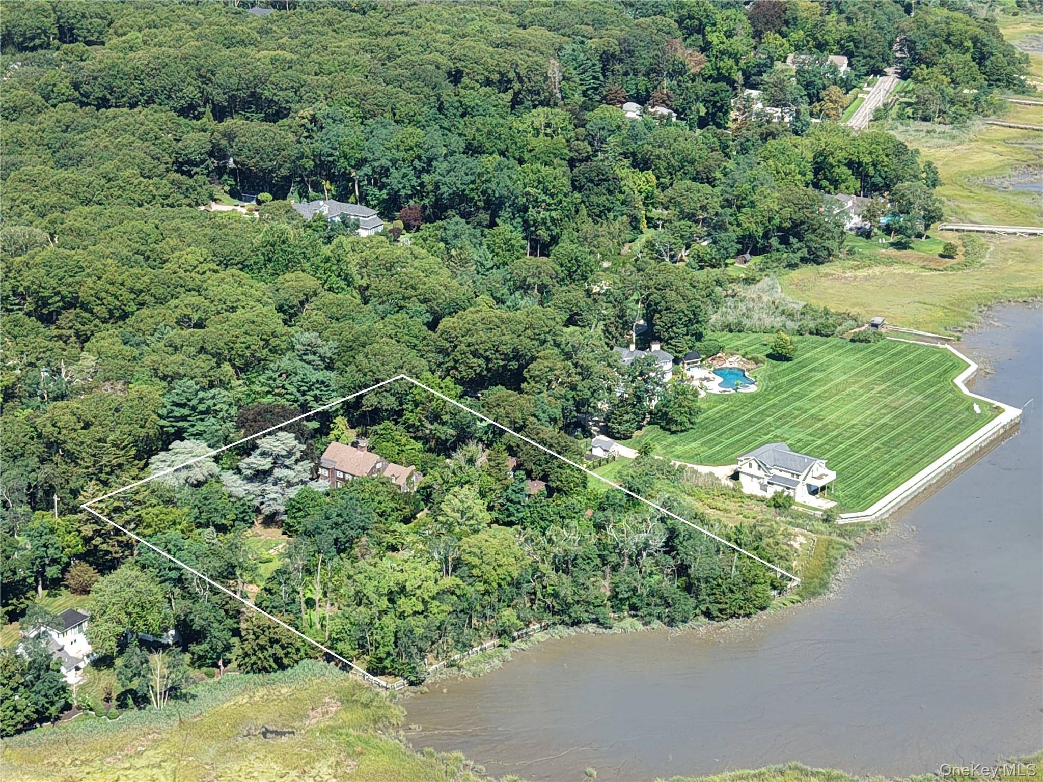 75 Old Field RD, East Setauket, NY 11733