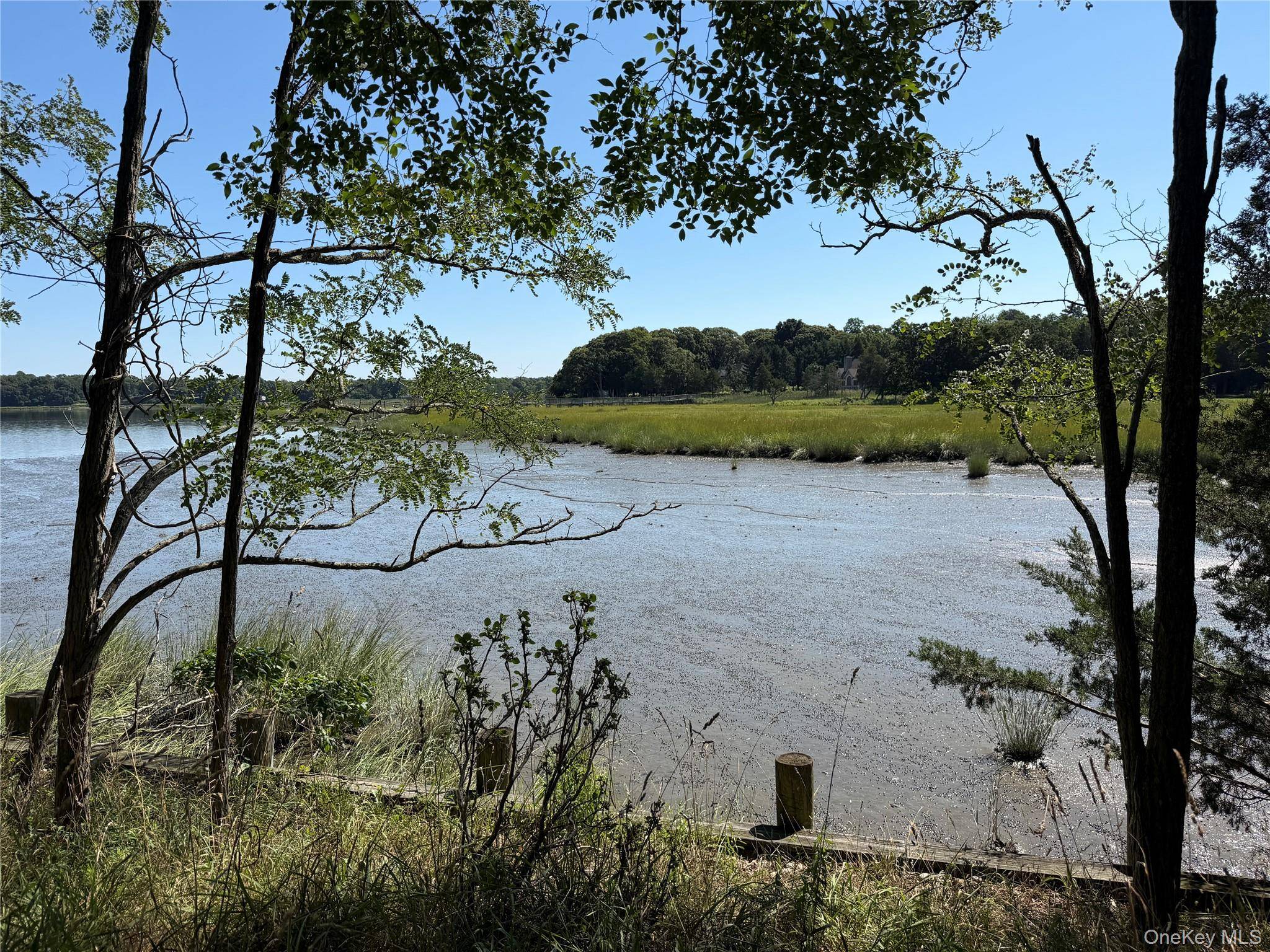 75 Old Field RD, East Setauket, NY 11733