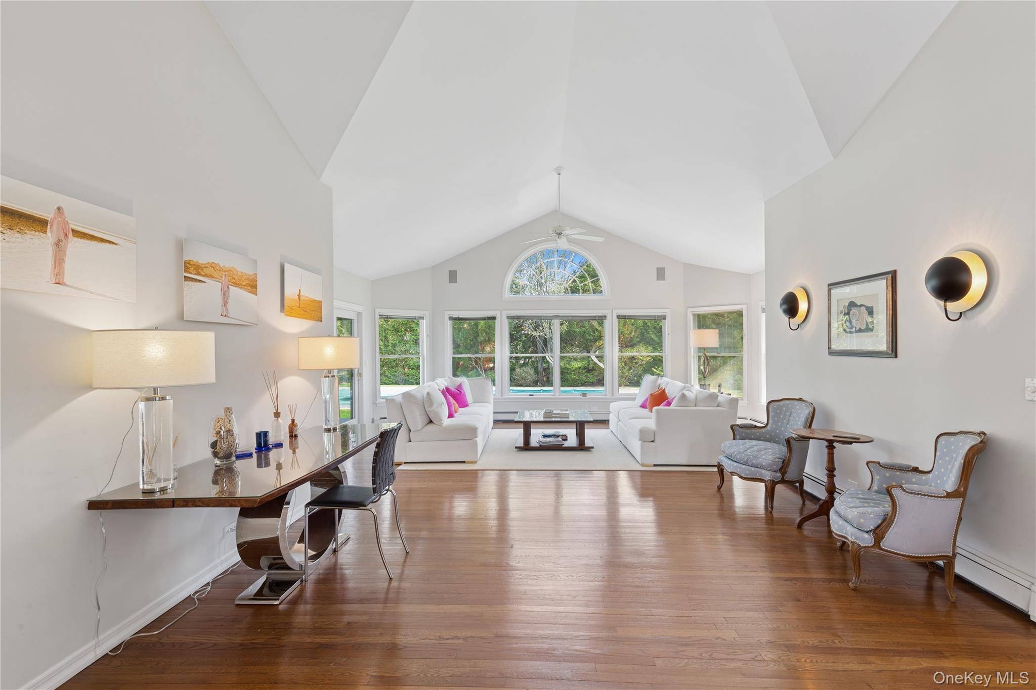 8 Niamogue LN, Quogue, NY 11959