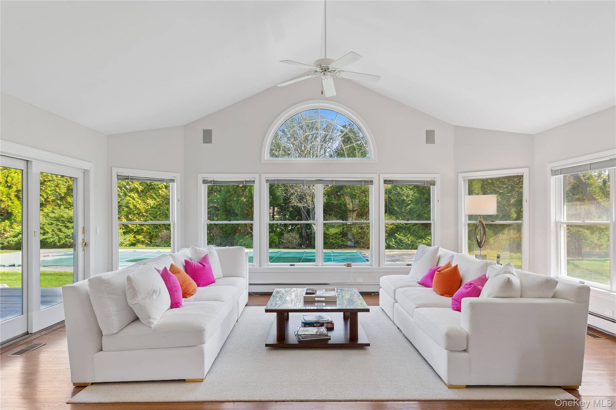 8 Niamogue LN, Quogue, NY 11959