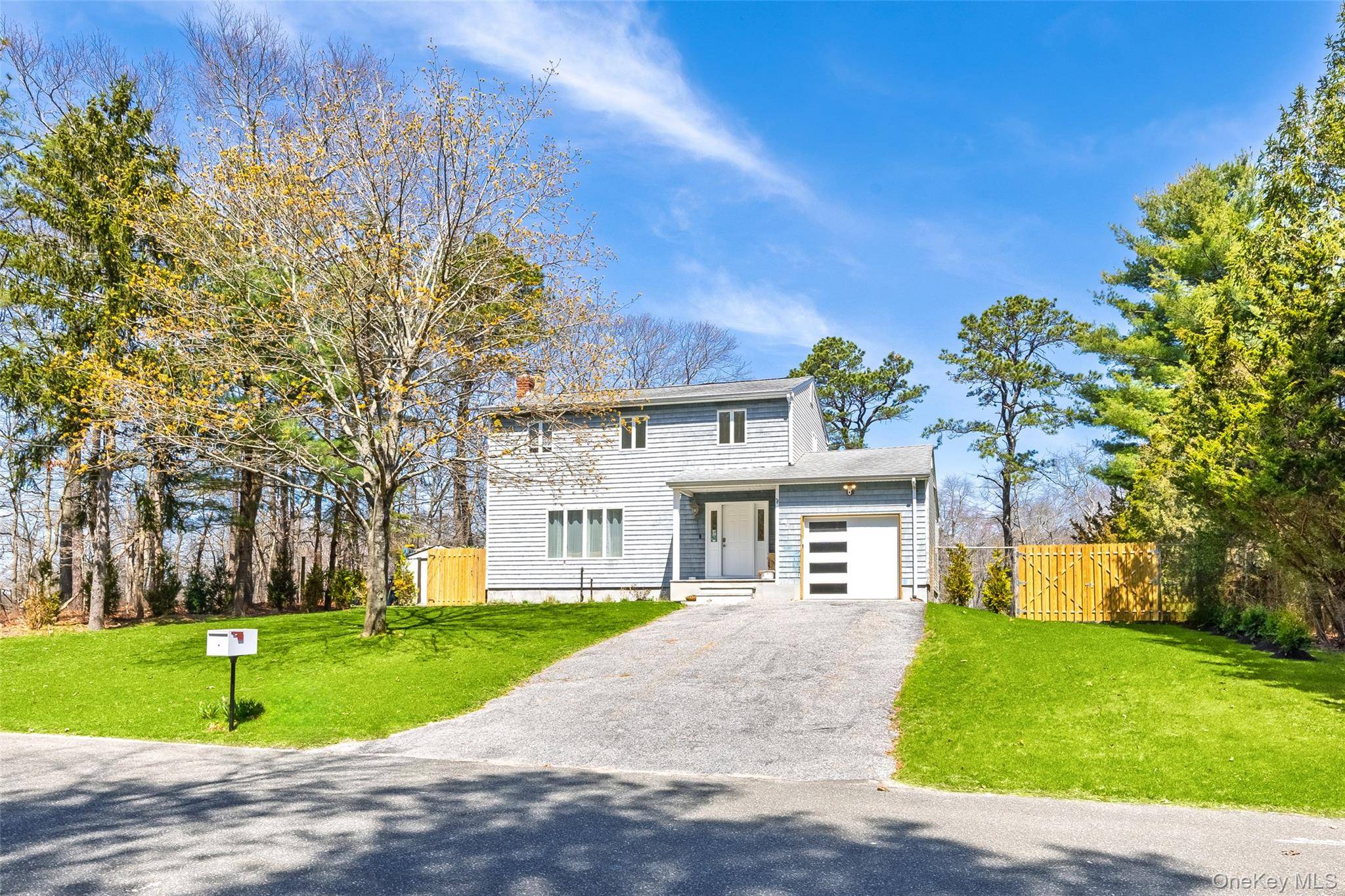 371 S River RD, Calverton, NY 11933