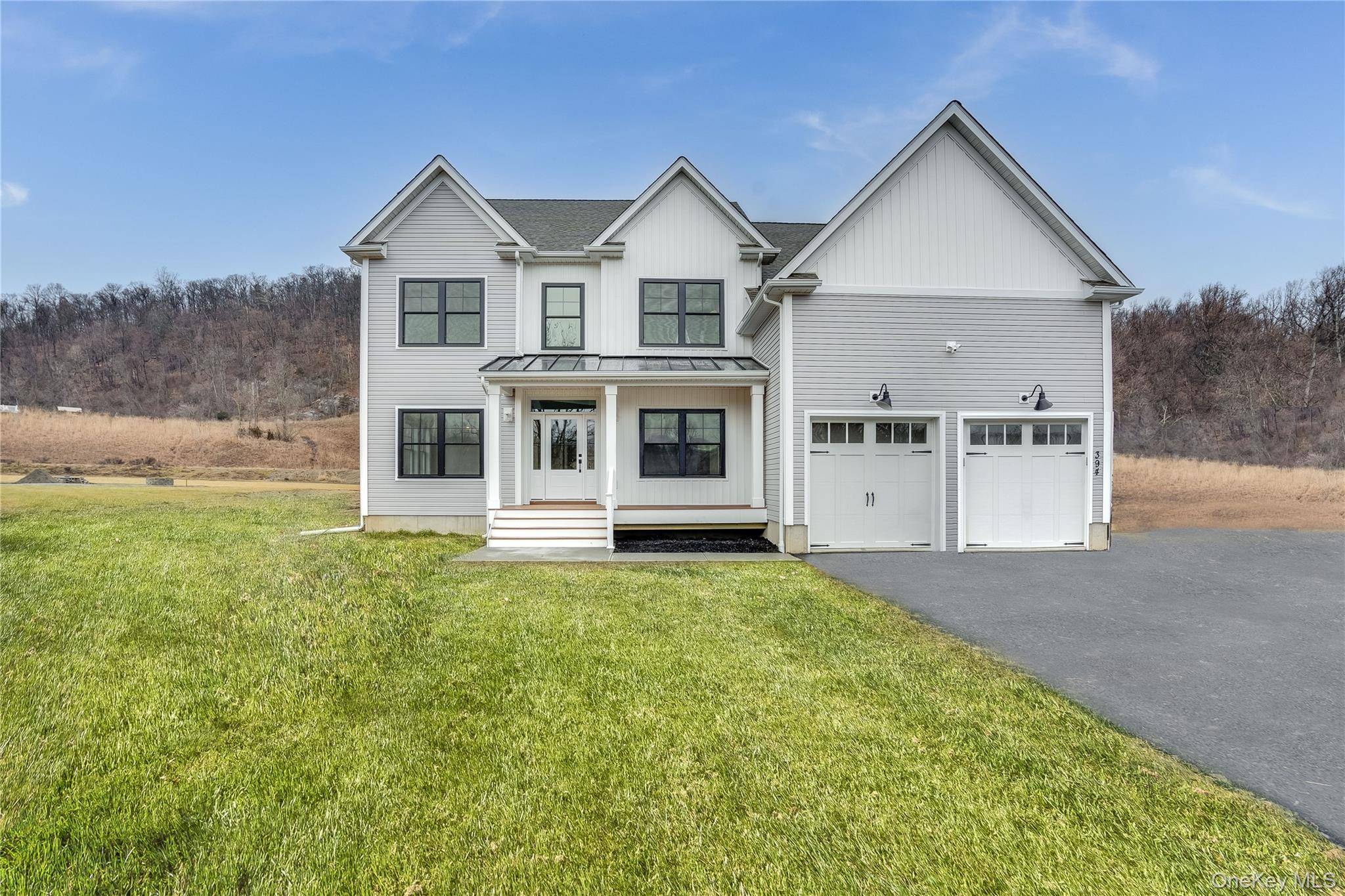 1 Deerwood DR, Hopewell Junction, NY 12533