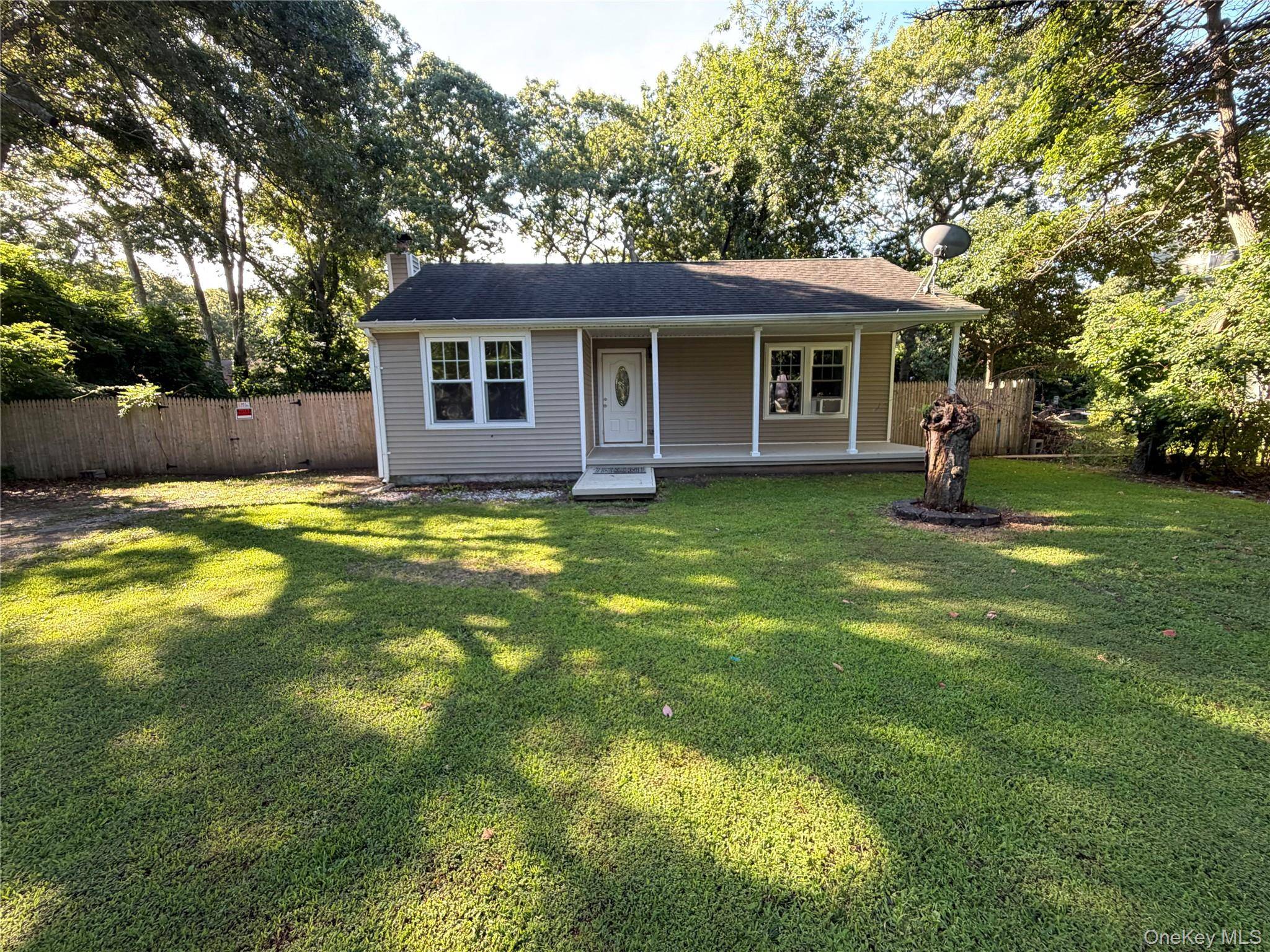 20 Pitts AVE, Mastic, NY 11950