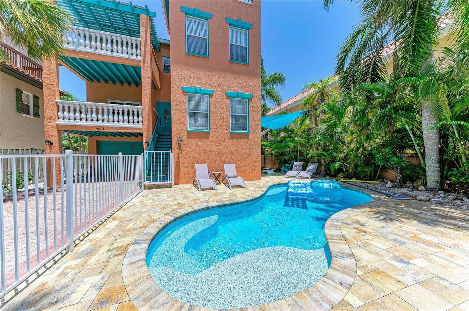 4003 5TH AVE, Holmes Beach, FL 34217