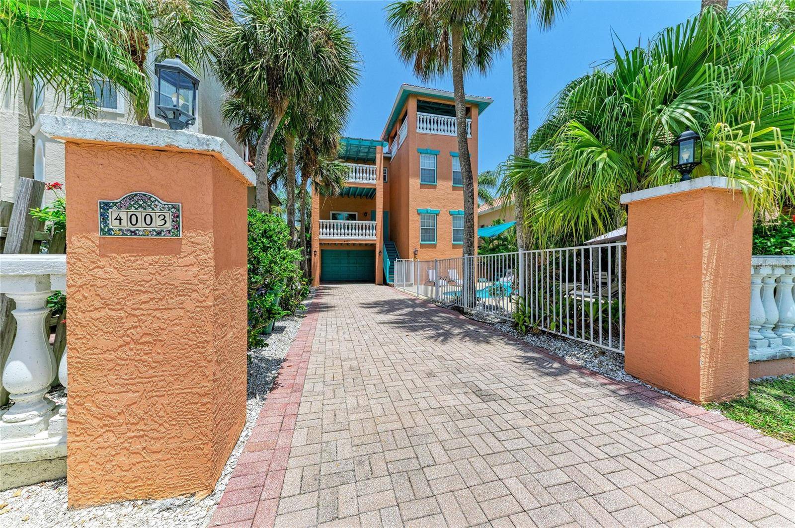 4003 5TH AVE, Holmes Beach, FL 34217