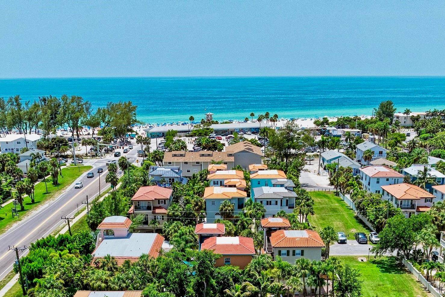 4003 5TH AVE, Holmes Beach, FL 34217