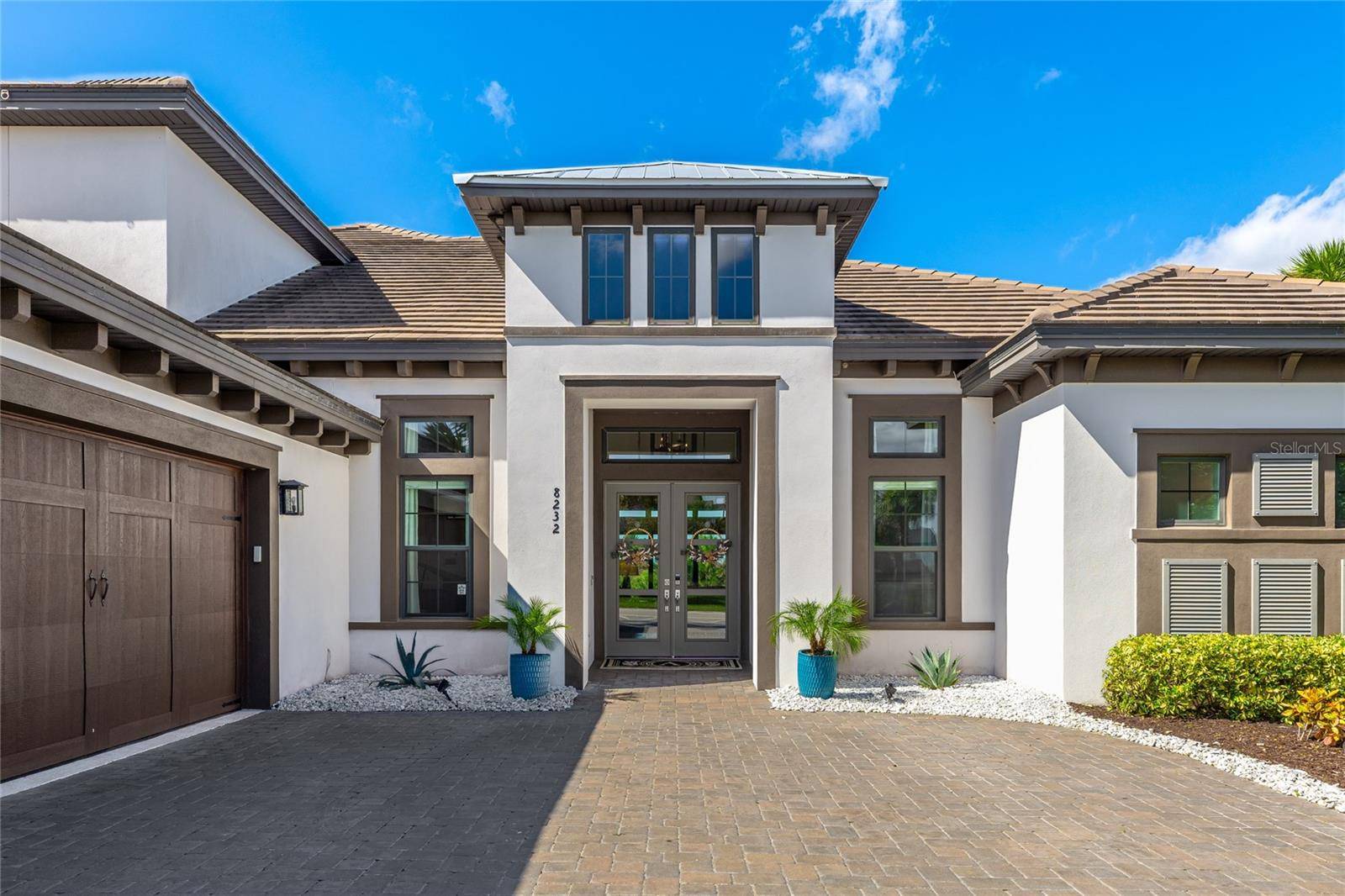 8232 SUMMER NIGHT RD, Sarasota, FL 34241