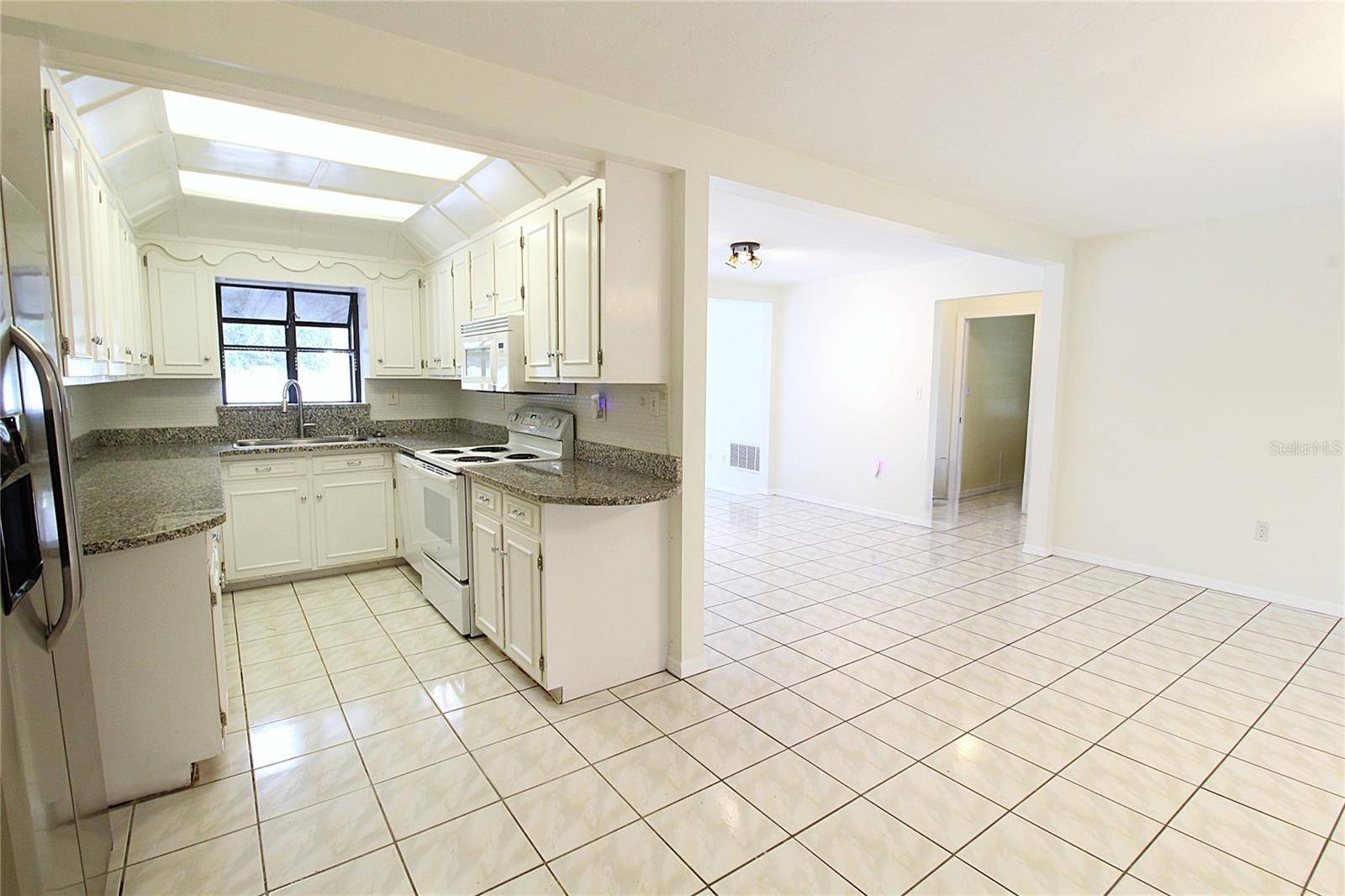 2516 E MILMAR DR, Sarasota, FL 34237