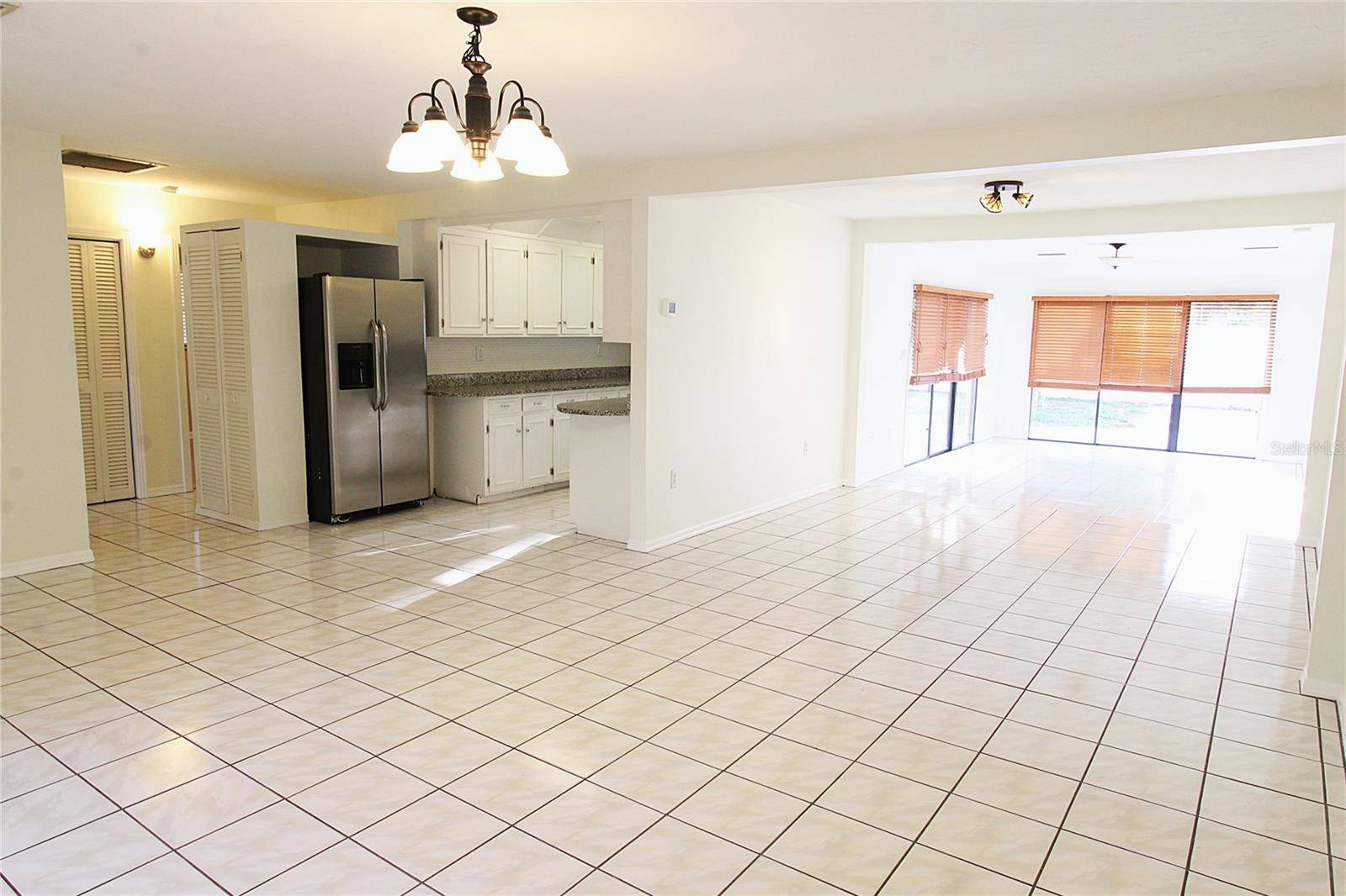 2516 E MILMAR DR, Sarasota, FL 34237