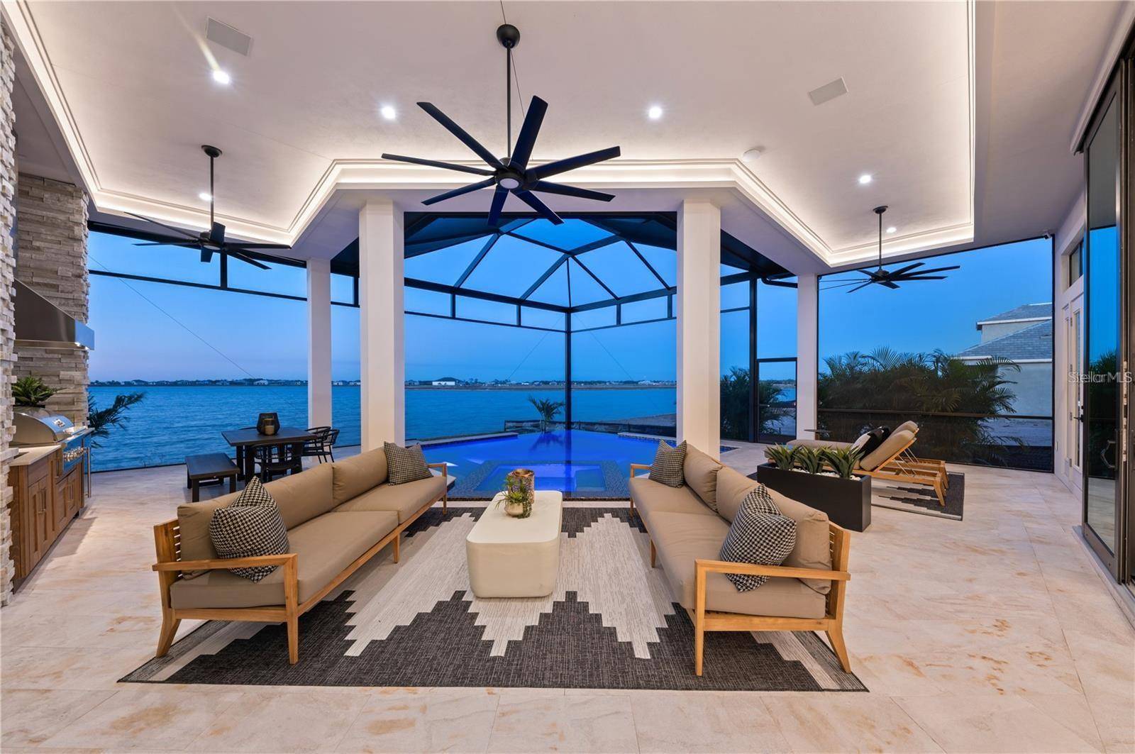800 BLUE SHELL LOOP, Sarasota, FL 34240