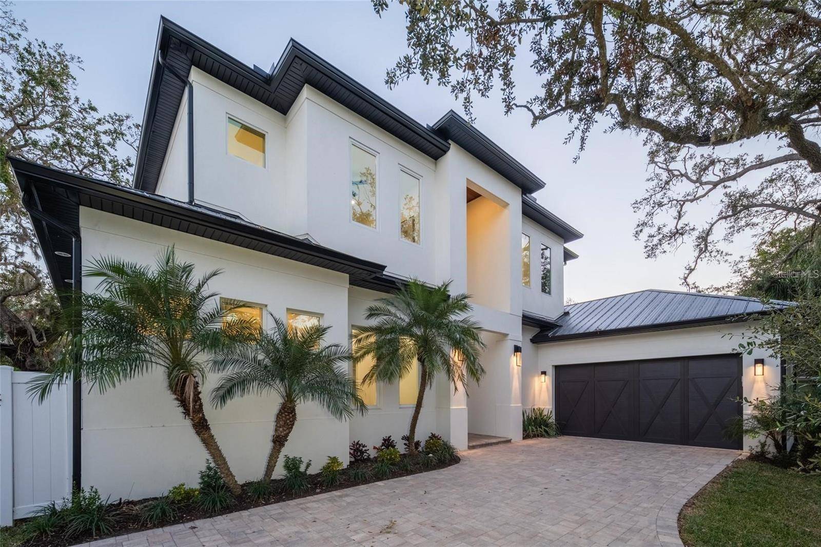 2420 FLOYD ST, Sarasota, FL 34239