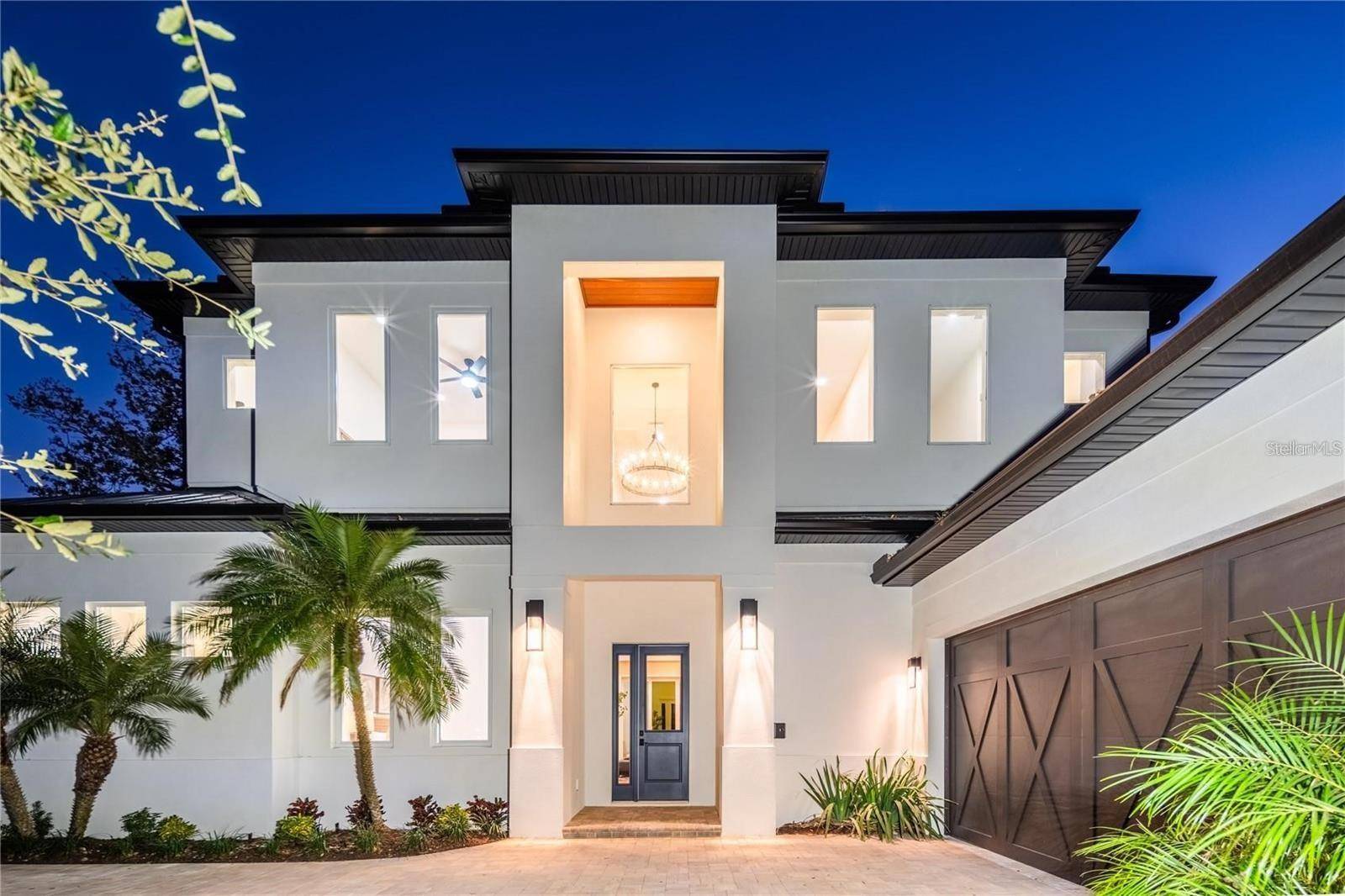 2420 FLOYD ST, Sarasota, FL 34239