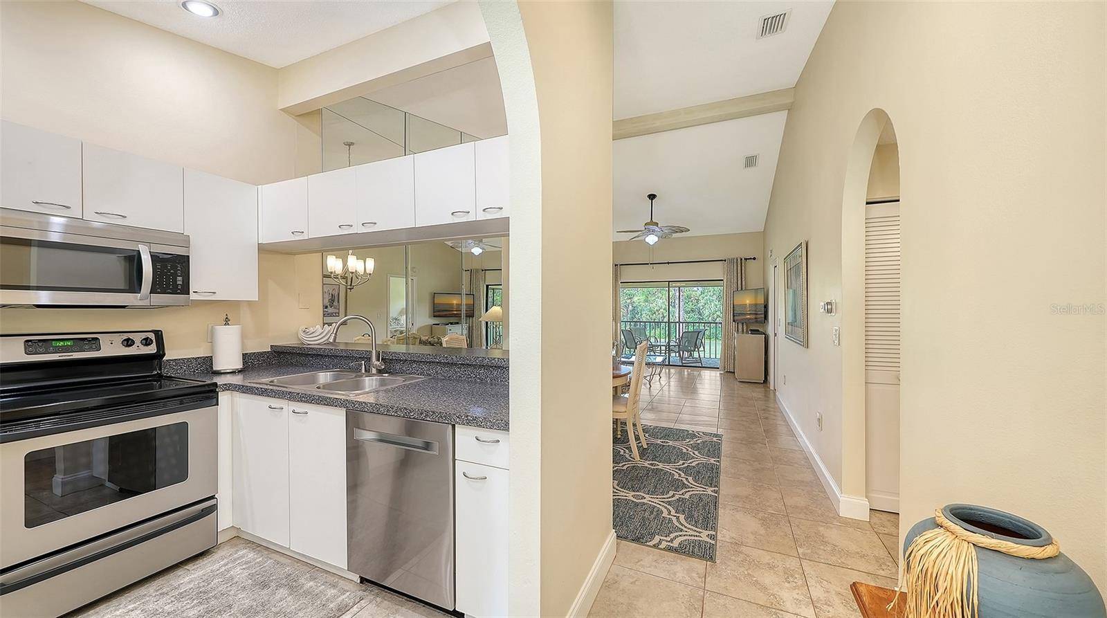 7584 EAGLE CREEK DR #7584, Sarasota, FL 34243