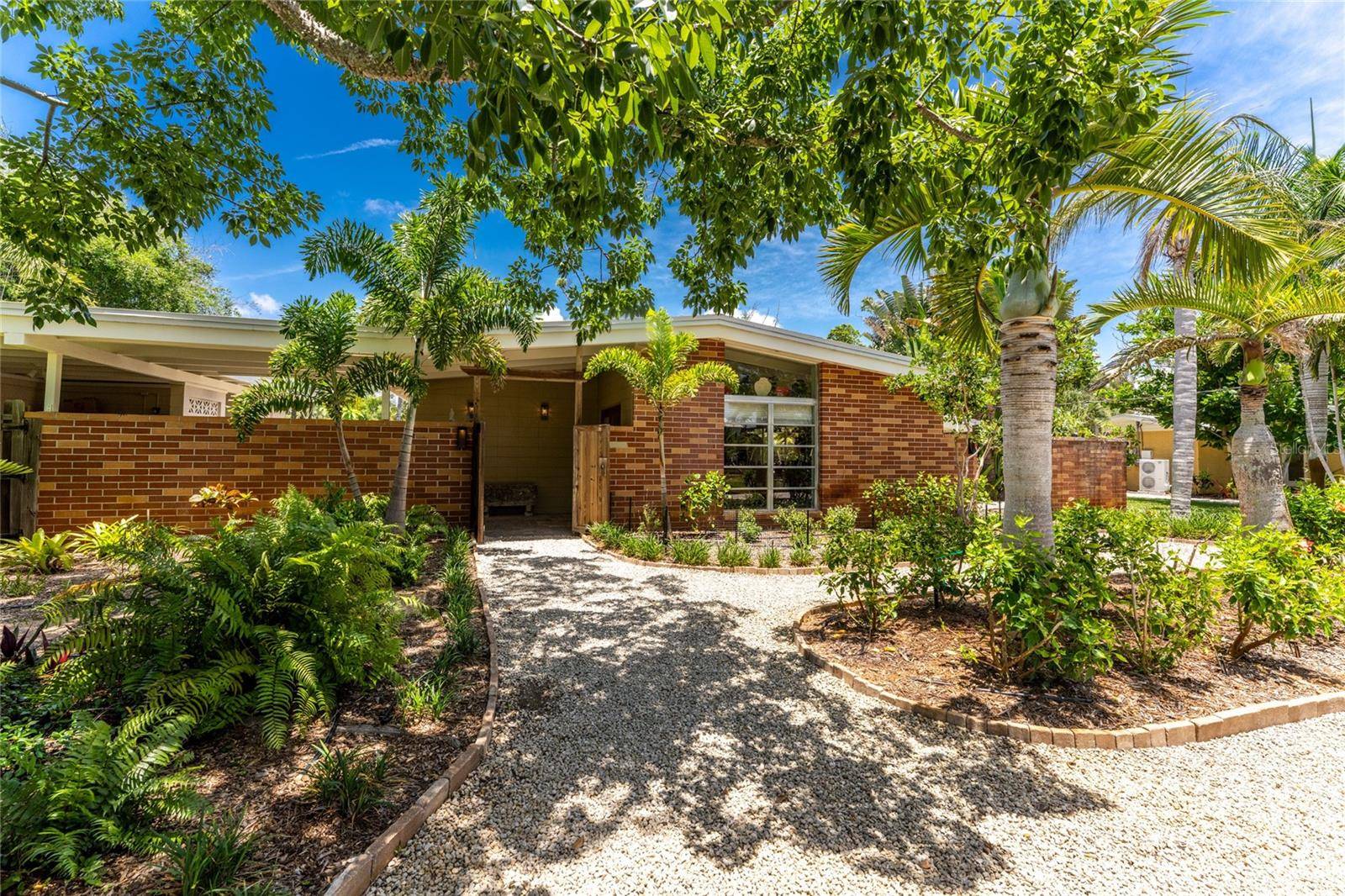20 SPANIARDS RD, Placida, FL 33946