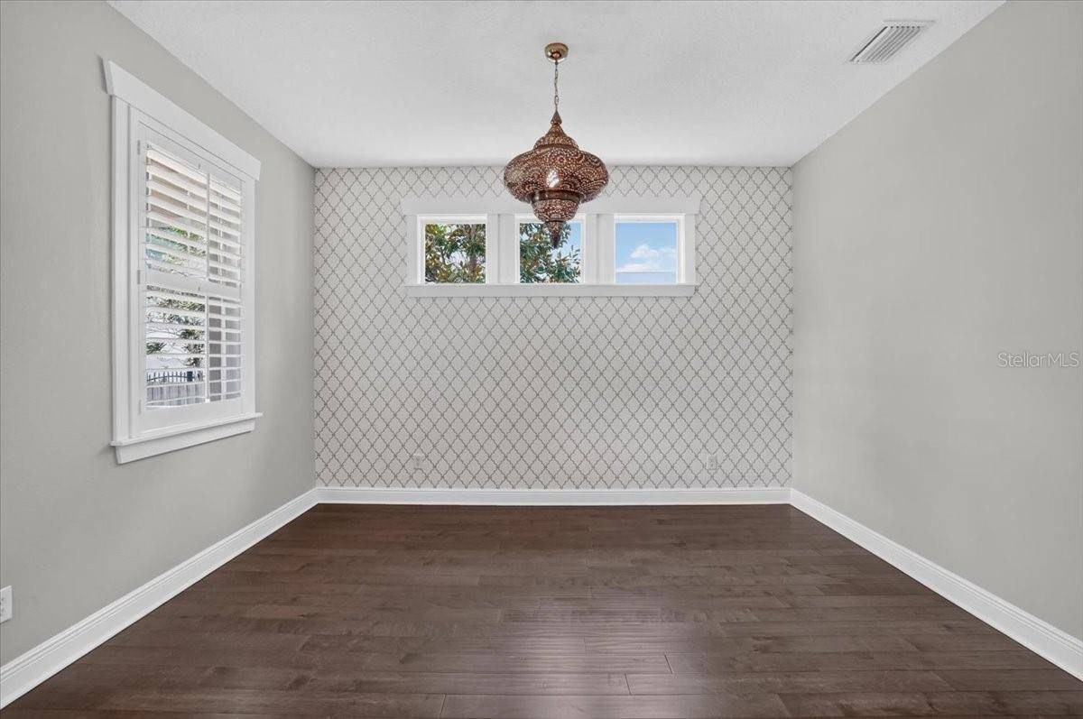 3615 W RENELLIE CIR, Tampa, FL 33629