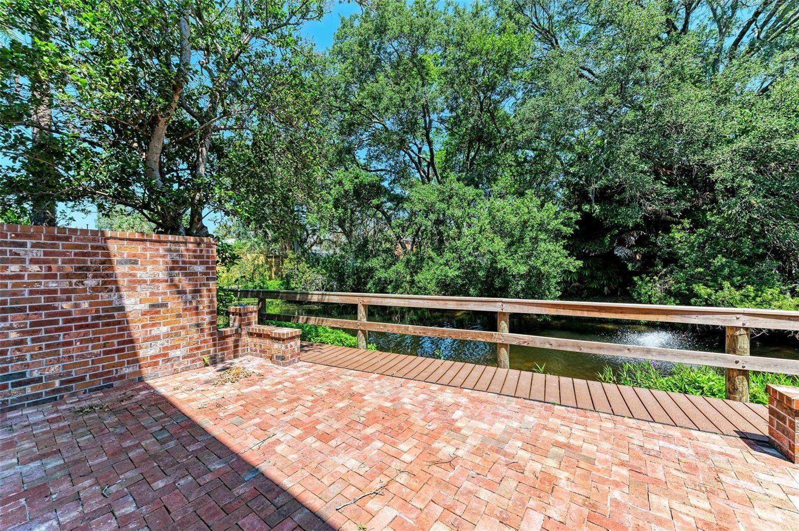 2927 W GANDY BLVD, Tampa, FL 33611