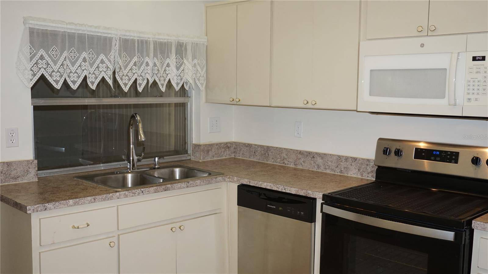 8907 SEELEY LN, Hudson, FL 34667