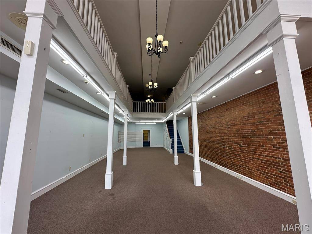 221 N Main ST, Hannibal, MO 63401