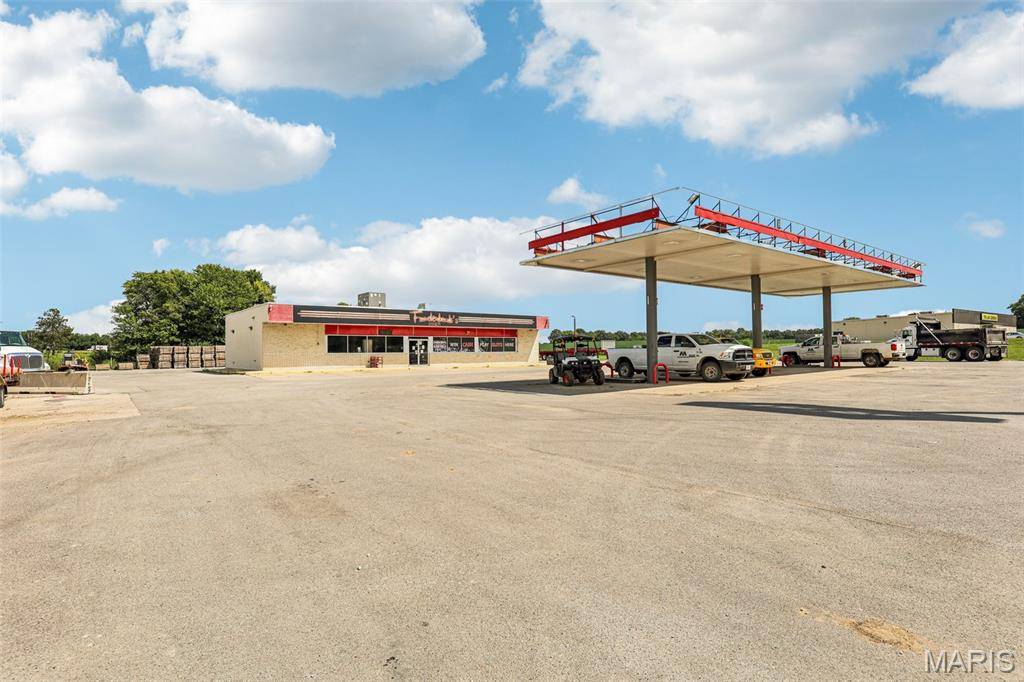 402 W Johnson ST, Pocahontas, IL 62275