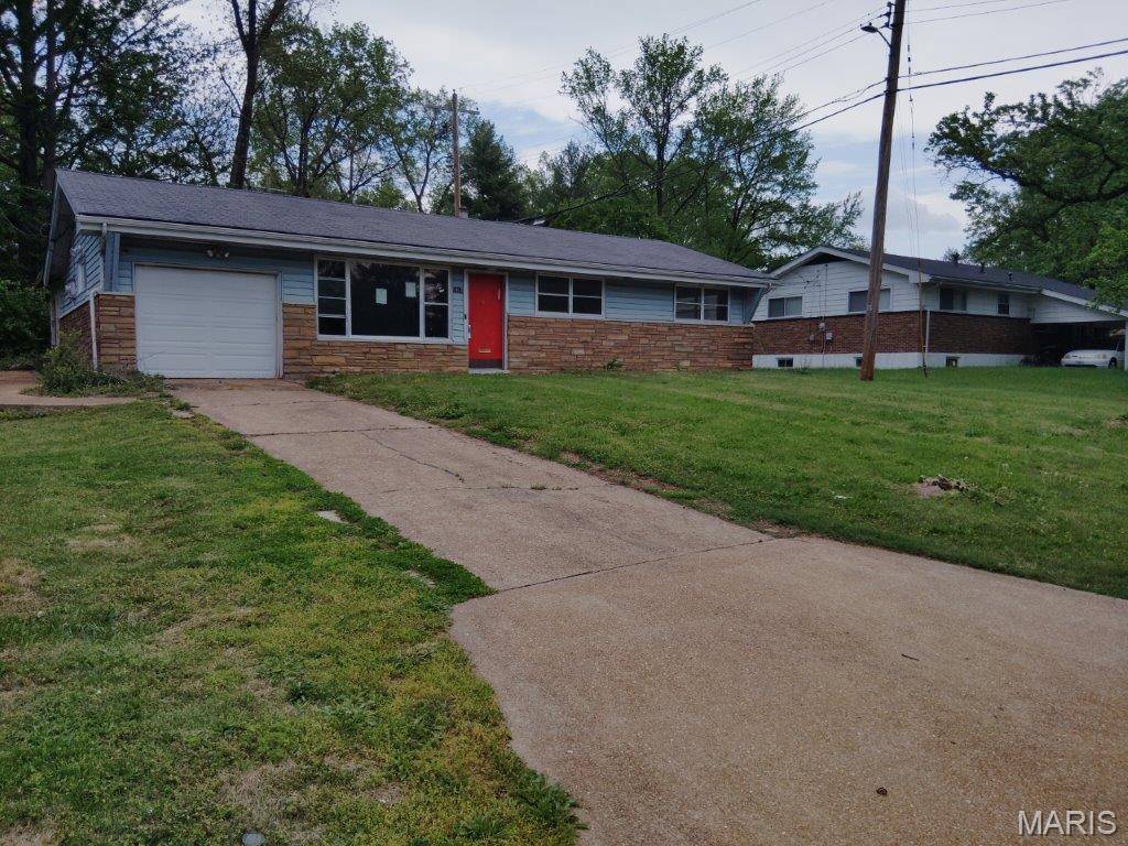 9967 Lanier DR, St Louis, MO 63136