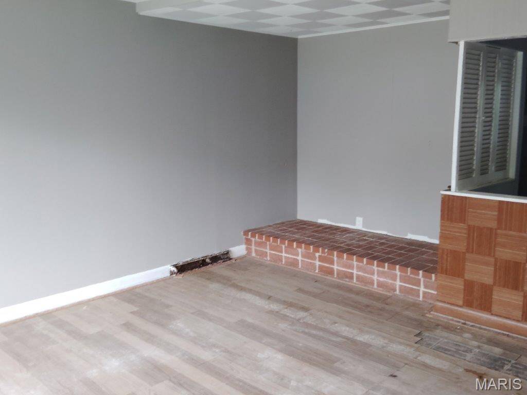 9967 Lanier DR, St Louis, MO 63136