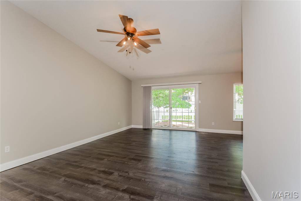 2 Saw Mill WAY, St Charles, MO 63303