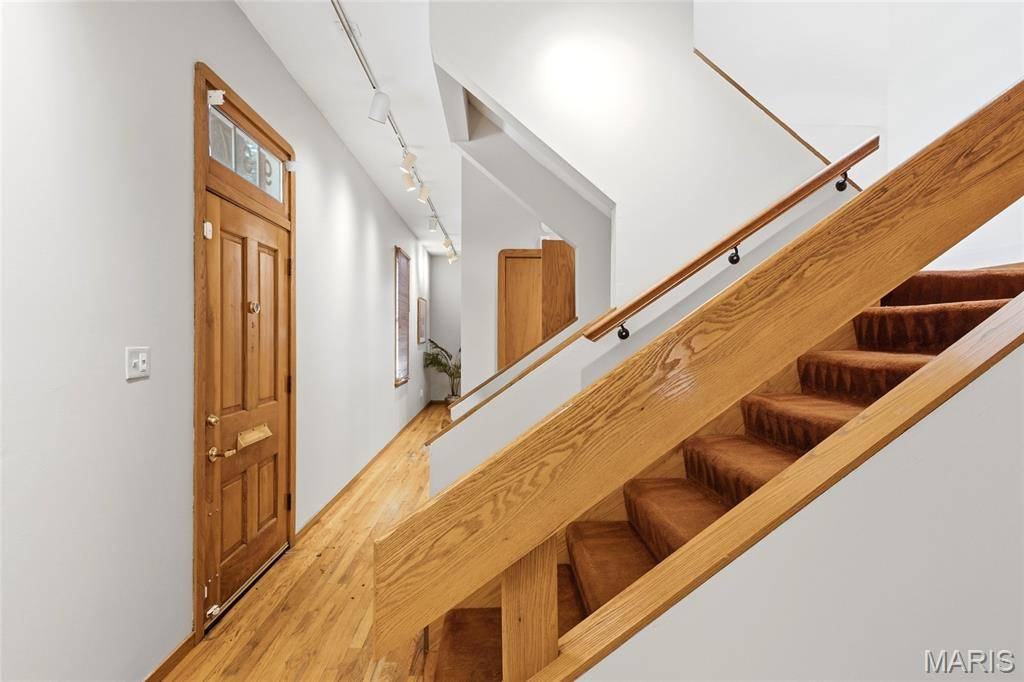 937 Rutger ST, St Louis, MO 63104
