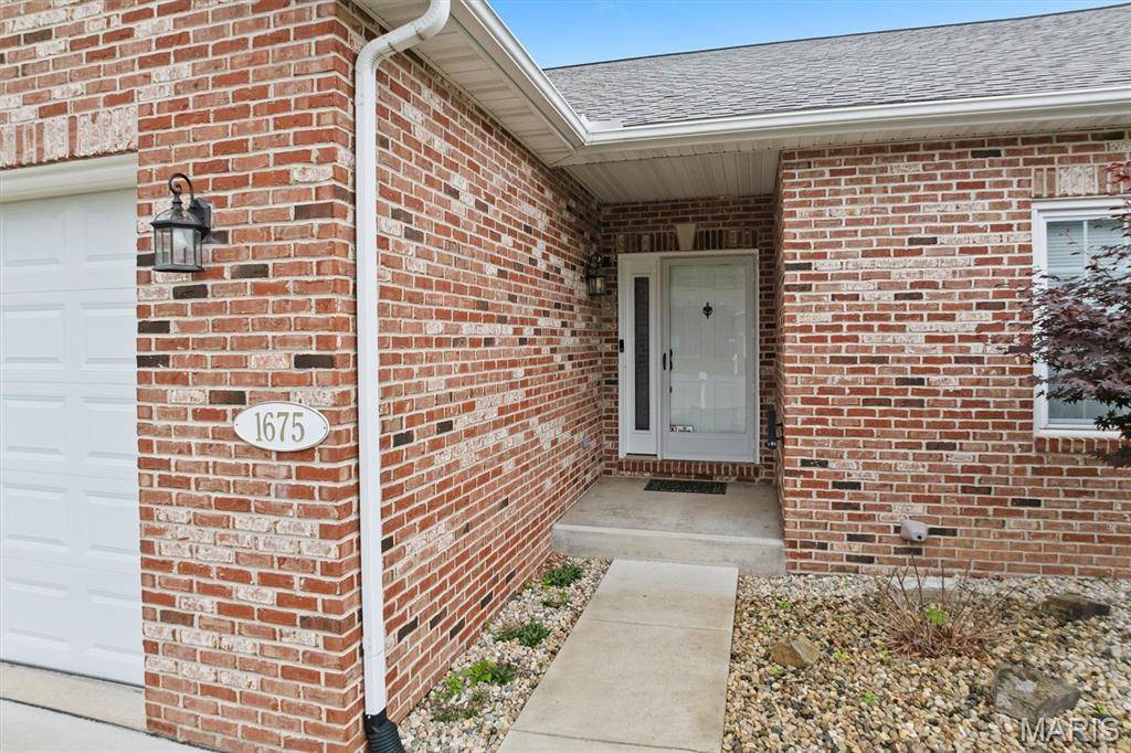 1675 Lakepointe Estates DR, O'fallon, IL 62269