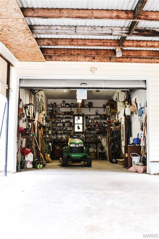 13505 State Rd E RD, De Soto, MO 63020