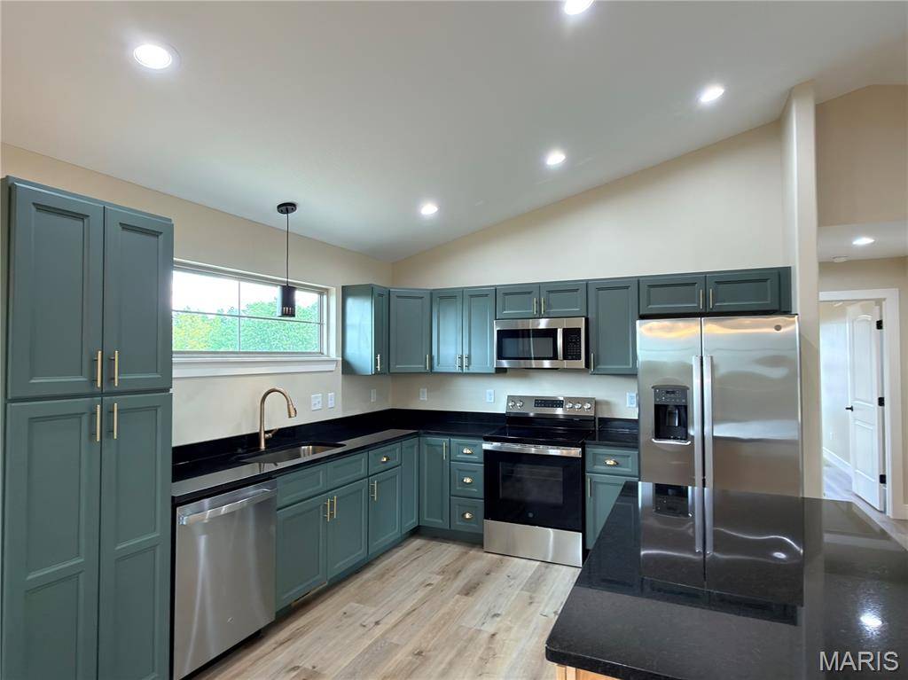 156 Teton PASS, Waynesville, MO 65583