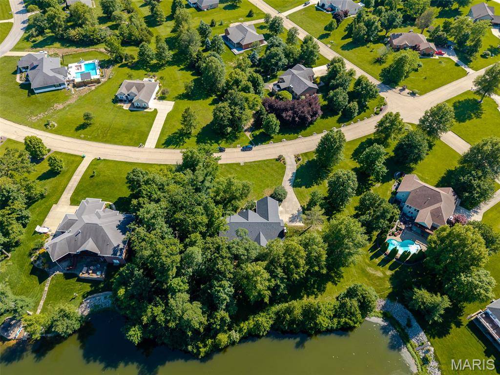 5259 Shingle Oak LN, Smithton, IL 62285