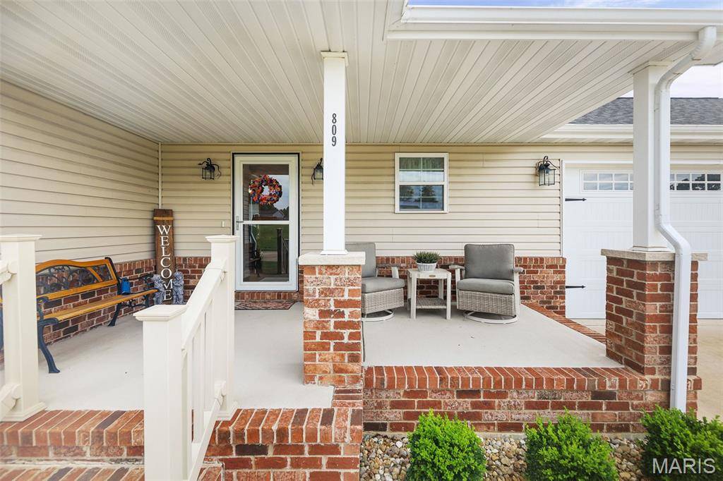 809 Amber DR, Okawville, IL 62271