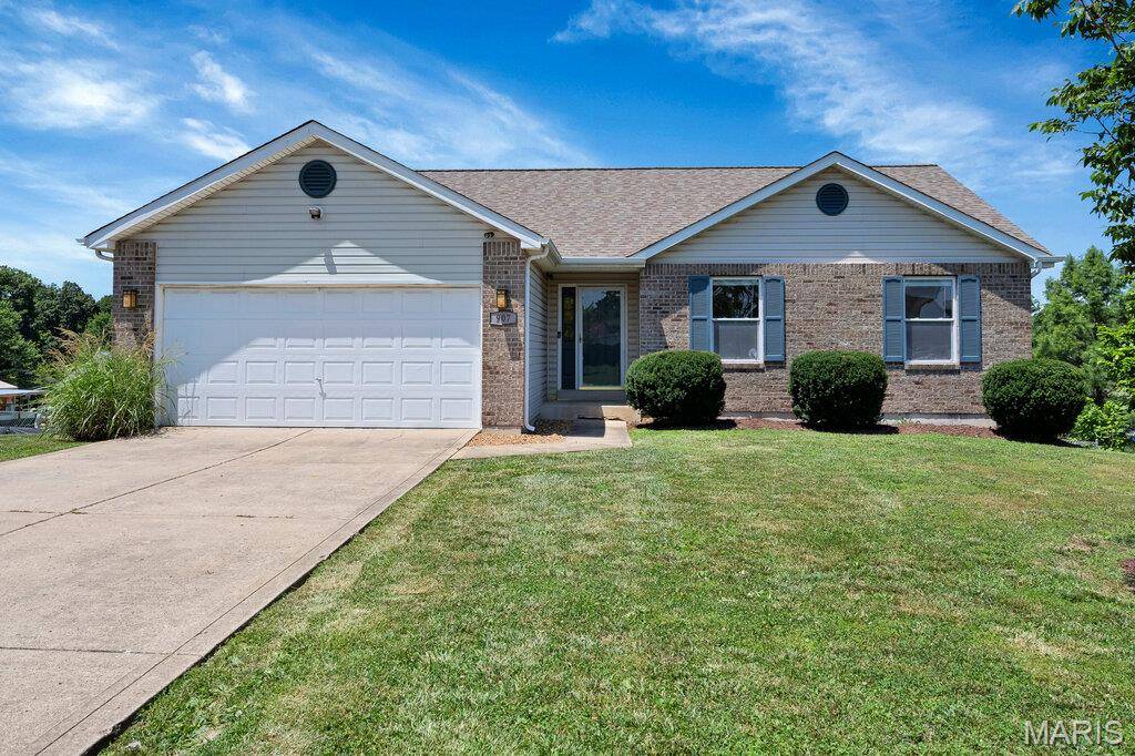 907 Sherwood DR, Warrenton, MO 63383