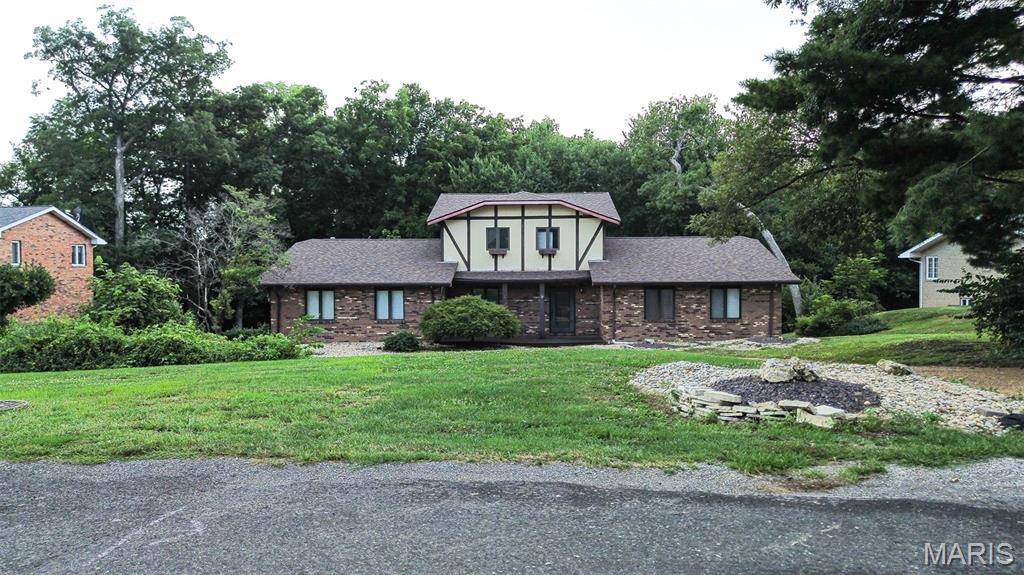 37 Oakwood PL, Jerseyville, IL 62052