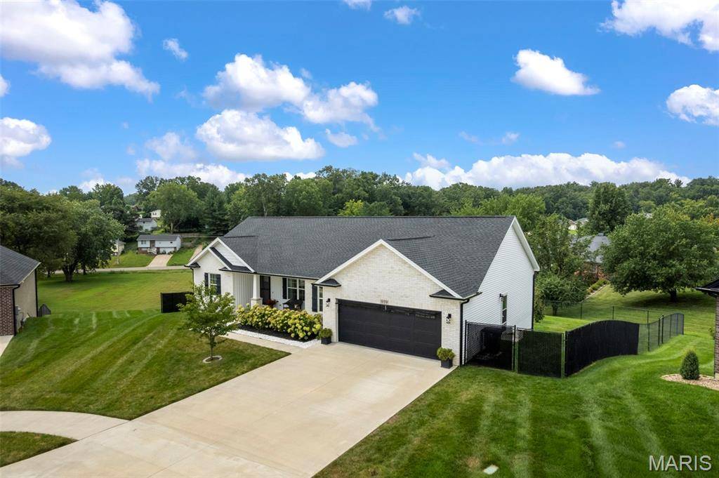 859 Lochinvar LN, Cape Girardeau, MO 63701