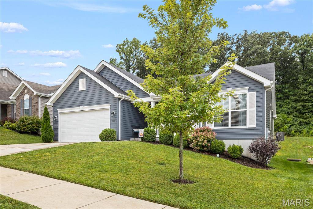 749 Winding Bluffs DR, Fenton, MO 63026