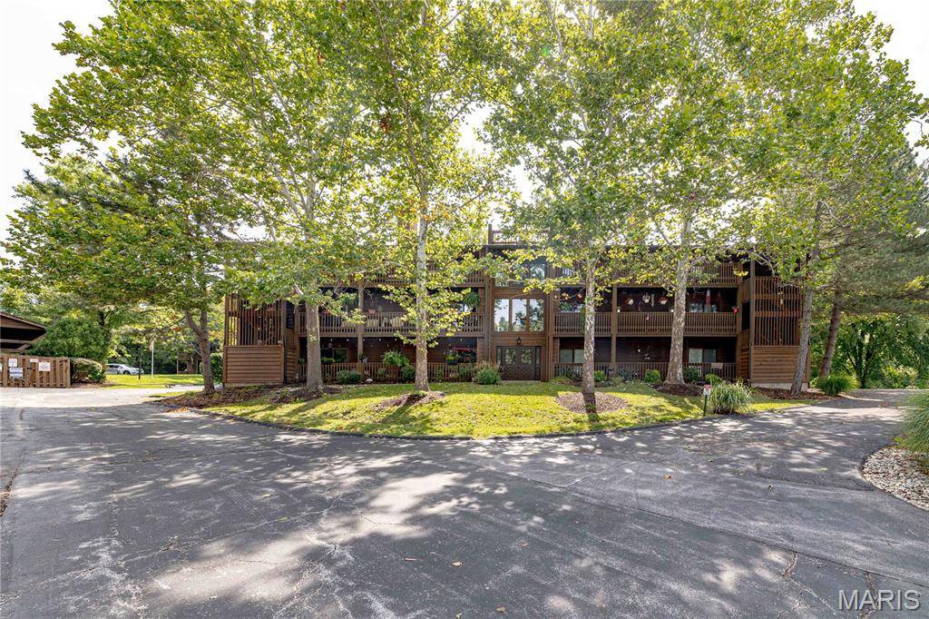 15026 Baxter Village DR #E, Chesterfield, MO 63017