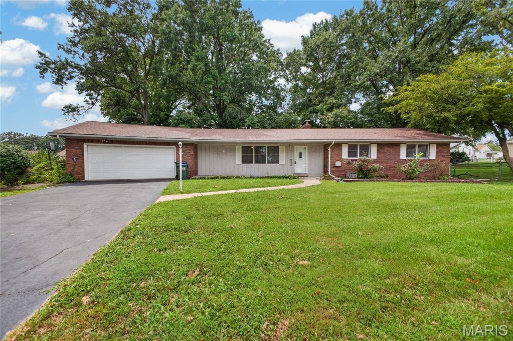 610 Laurel Dr, Waterloo, IL 62298