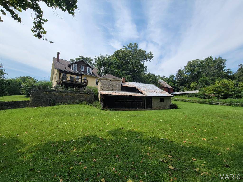 1320 Mill ST, Maeystown, IL 62256