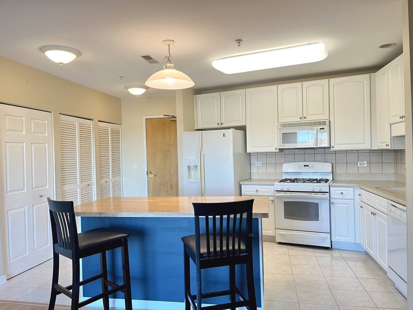 14 S Prospect ST #405, Roselle, IL 60172